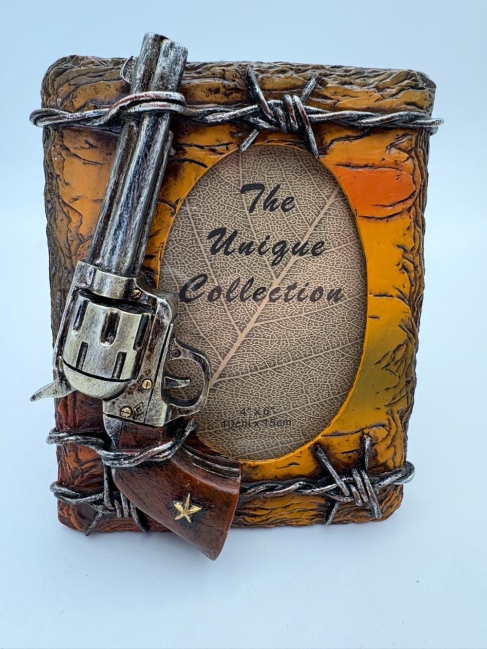 Western Revolver Picture Frame - Oval for 4x6 Photo - Picture 2 of 11